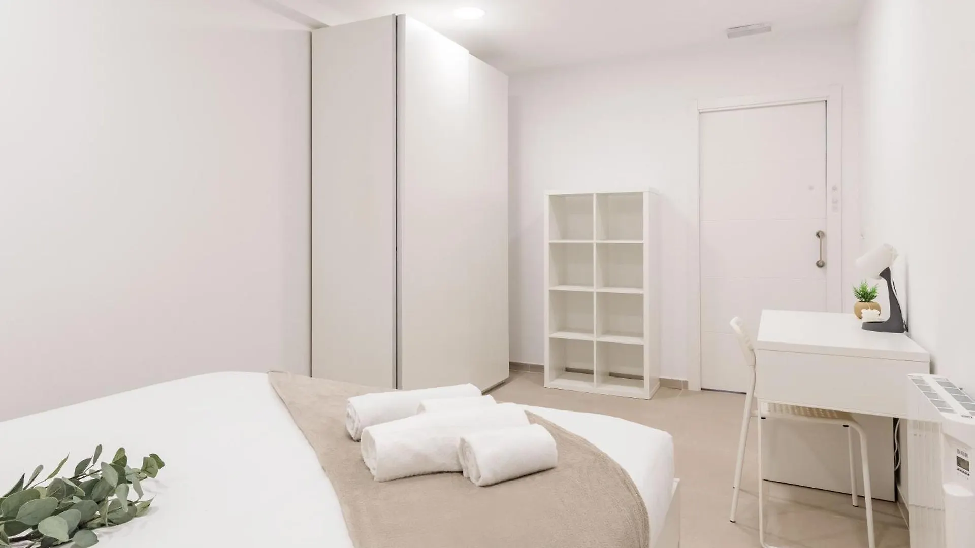 Apartment Charming La Elipa II - Amplio Apartamento Para 6 Madrid Spain